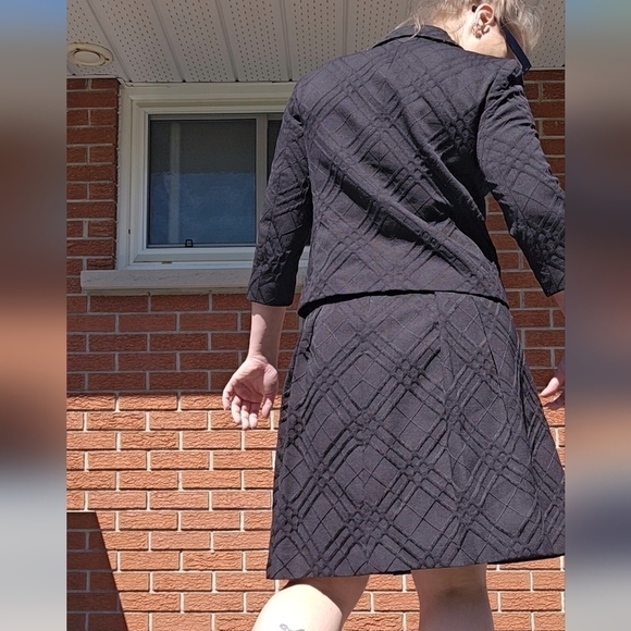 Talbot's 2 piece jacket and skirt set. Like new! Size 4. - Picture 5 of 14